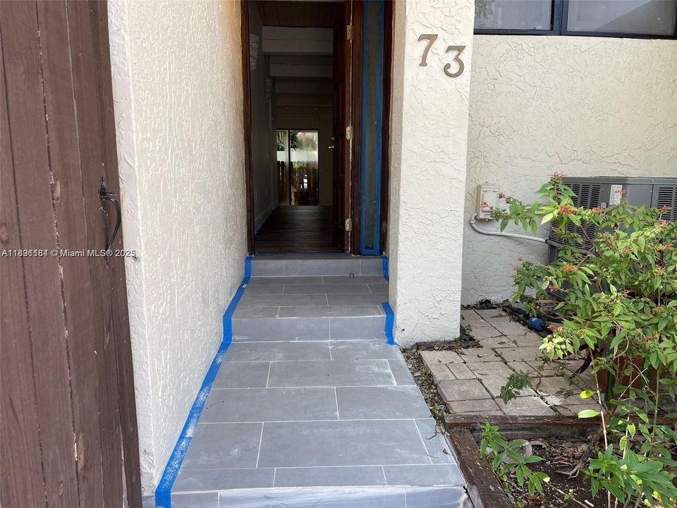 Active With Contract: $2,980 (3 beds, 2 baths, 1688 Square Feet)