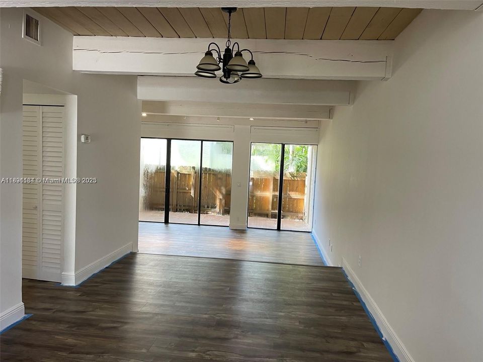 Active With Contract: $2,980 (3 beds, 2 baths, 1688 Square Feet)