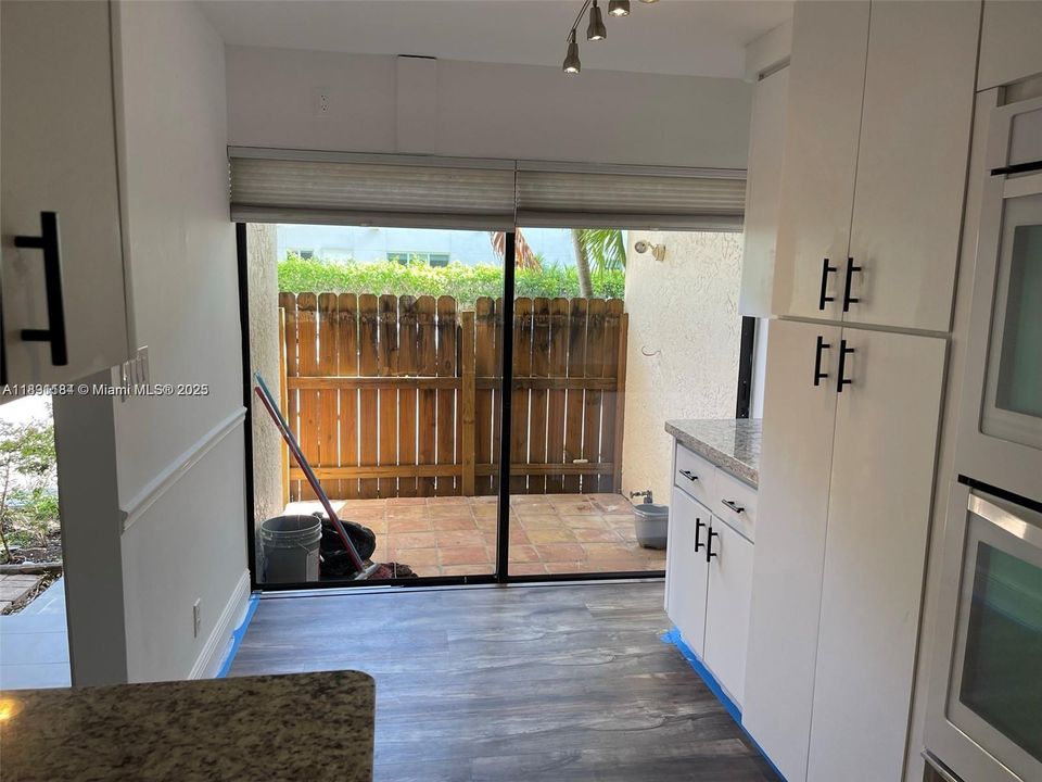 Active With Contract: $2,980 (3 beds, 2 baths, 1688 Square Feet)