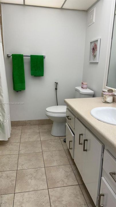 В аренду: $2,300 (2 спален, 2 ванн, 1106 Квадратных фут)