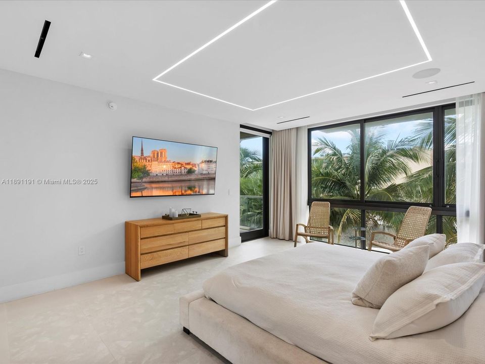 For Sale: $5,999,000 (4 beds, 4 baths, 4341 Square Feet)