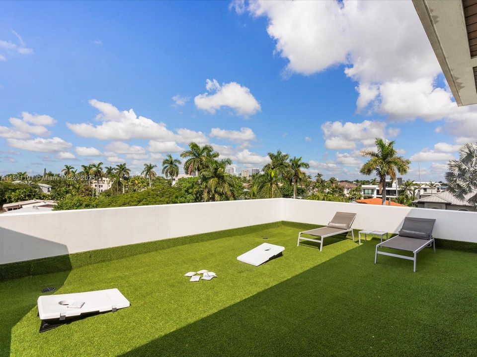 For Sale: $5,999,000 (4 beds, 4 baths, 4341 Square Feet)