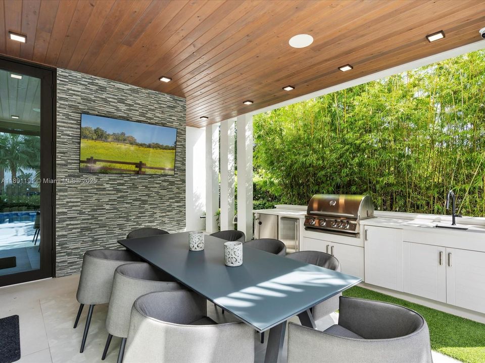 For Sale: $5,999,000 (4 beds, 4 baths, 4341 Square Feet)