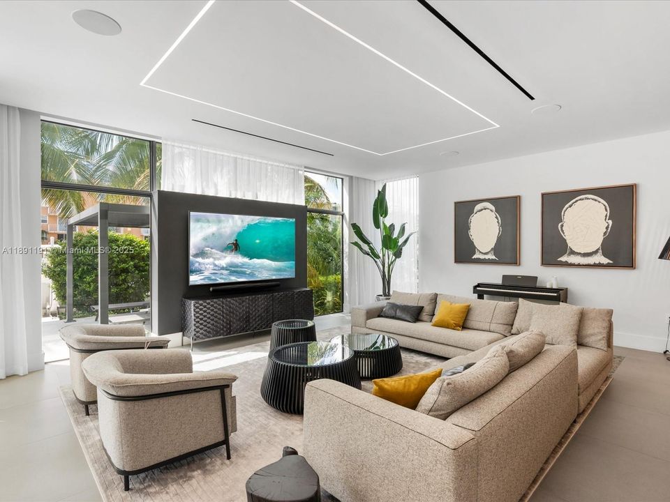 For Sale: $5,999,000 (4 beds, 4 baths, 4341 Square Feet)