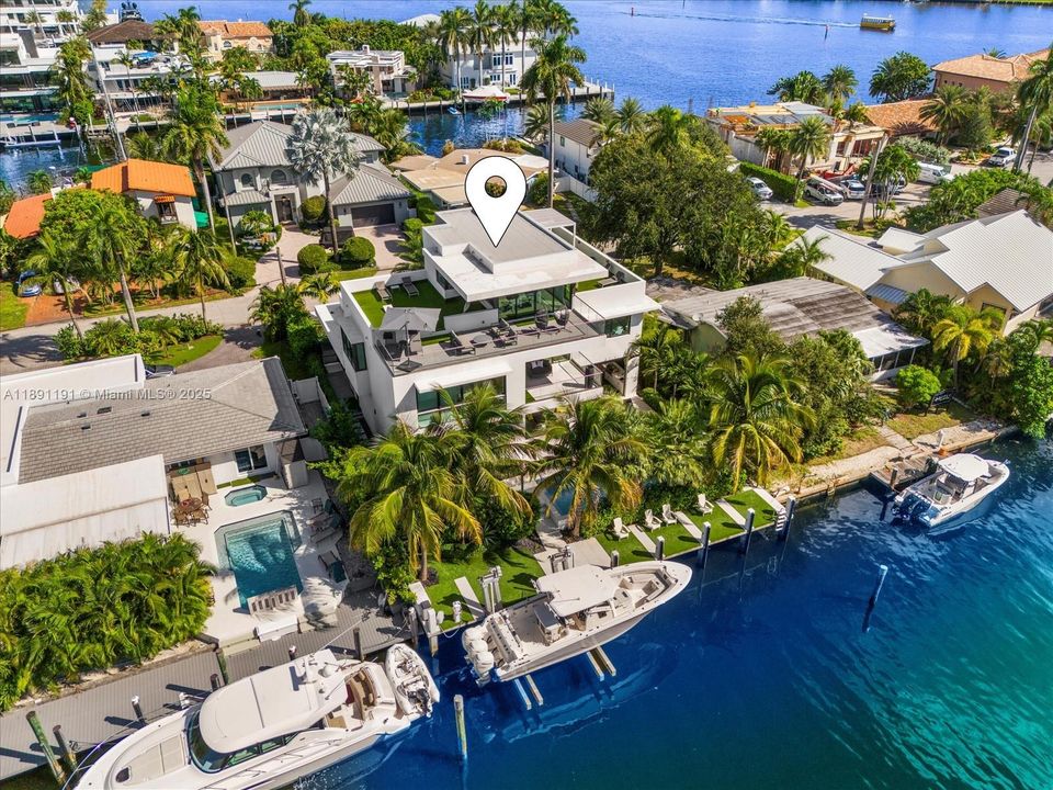 For Sale: $5,999,000 (4 beds, 4 baths, 4341 Square Feet)