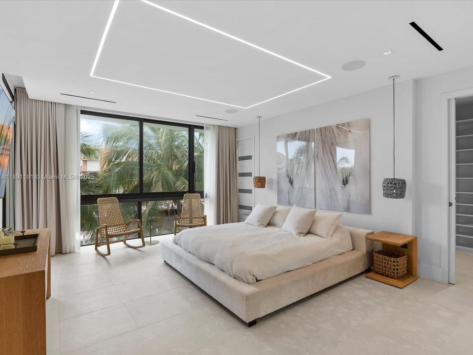 For Sale: $5,999,000 (4 beds, 4 baths, 4341 Square Feet)