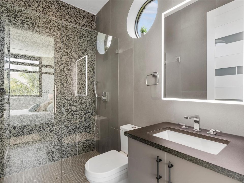 For Sale: $5,999,000 (4 beds, 4 baths, 4341 Square Feet)