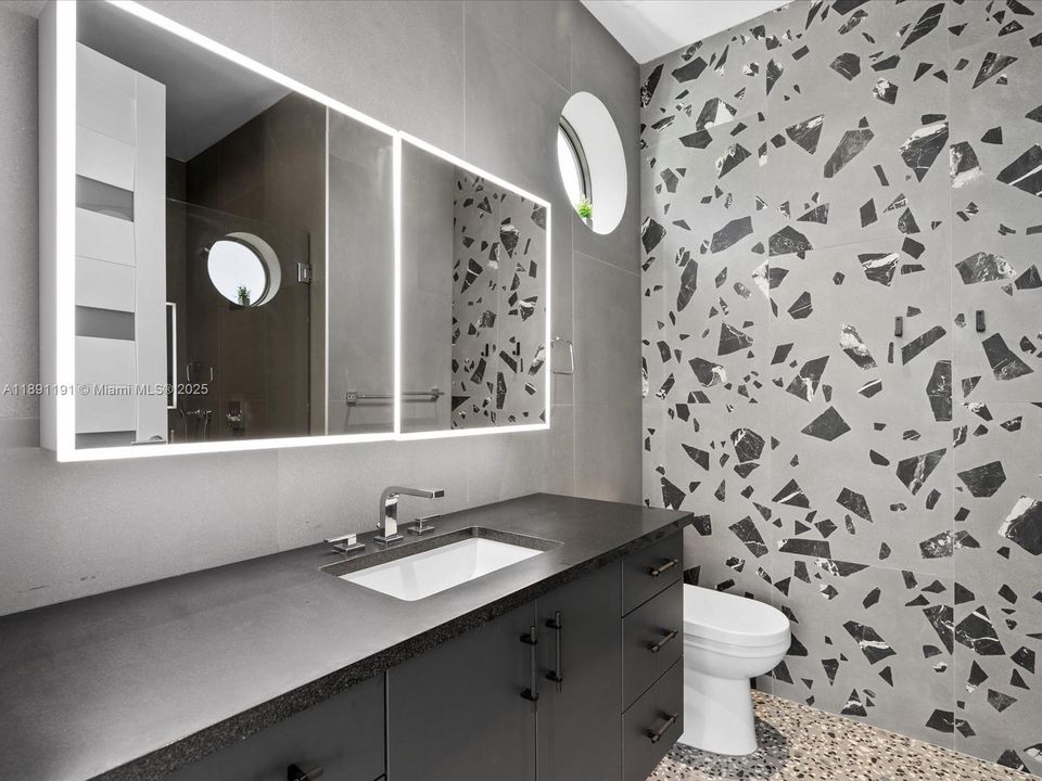 For Sale: $5,999,000 (4 beds, 4 baths, 4341 Square Feet)