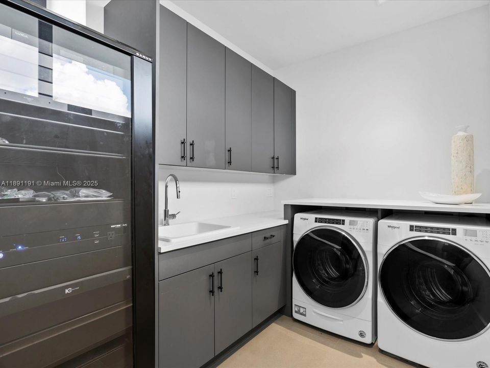 For Sale: $5,999,000 (4 beds, 4 baths, 4341 Square Feet)