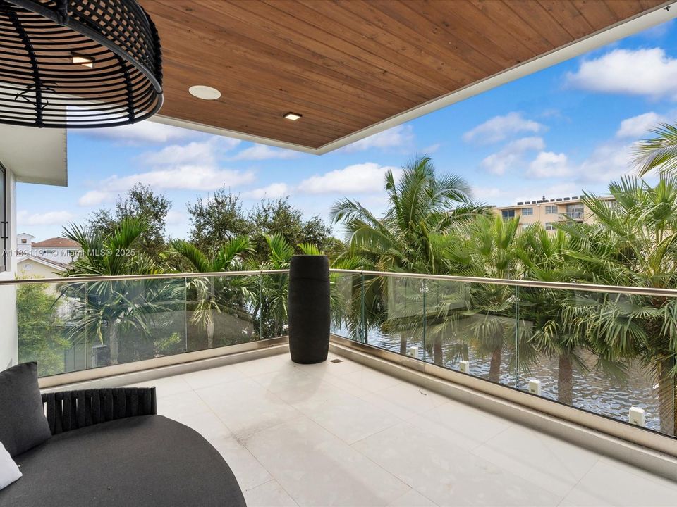 For Sale: $5,999,000 (4 beds, 4 baths, 4341 Square Feet)