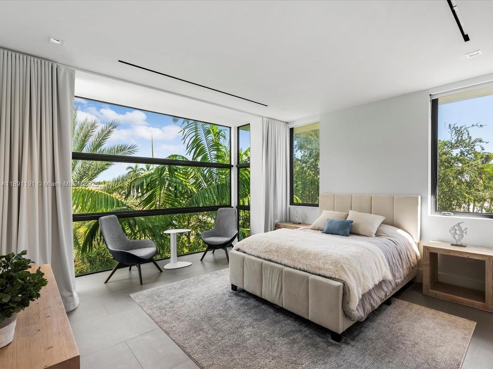 For Sale: $5,999,000 (4 beds, 4 baths, 4341 Square Feet)