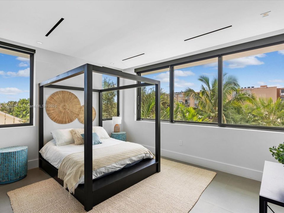 For Sale: $5,999,000 (4 beds, 4 baths, 4341 Square Feet)