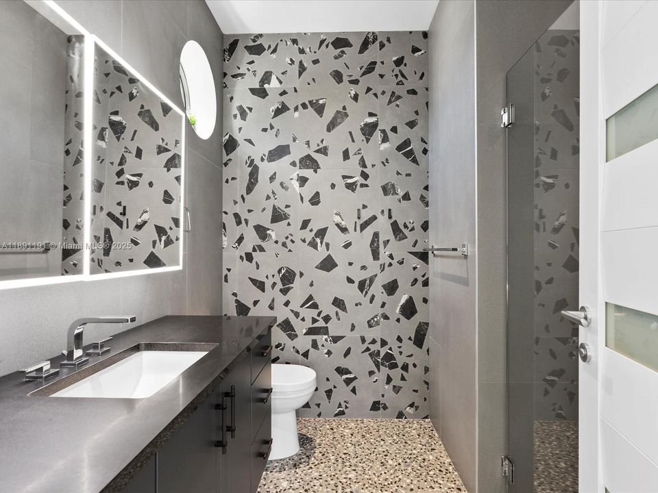 For Sale: $5,999,000 (4 beds, 4 baths, 4341 Square Feet)