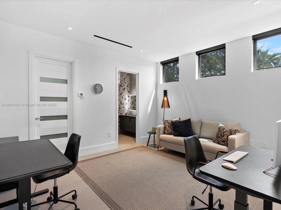 For Sale: $5,999,000 (4 beds, 4 baths, 4341 Square Feet)