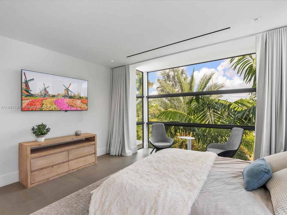 For Sale: $5,999,000 (4 beds, 4 baths, 4341 Square Feet)