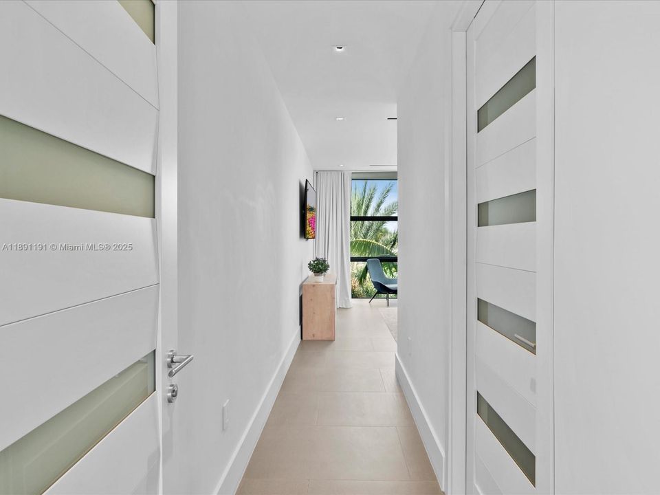 For Sale: $5,999,000 (4 beds, 4 baths, 4341 Square Feet)