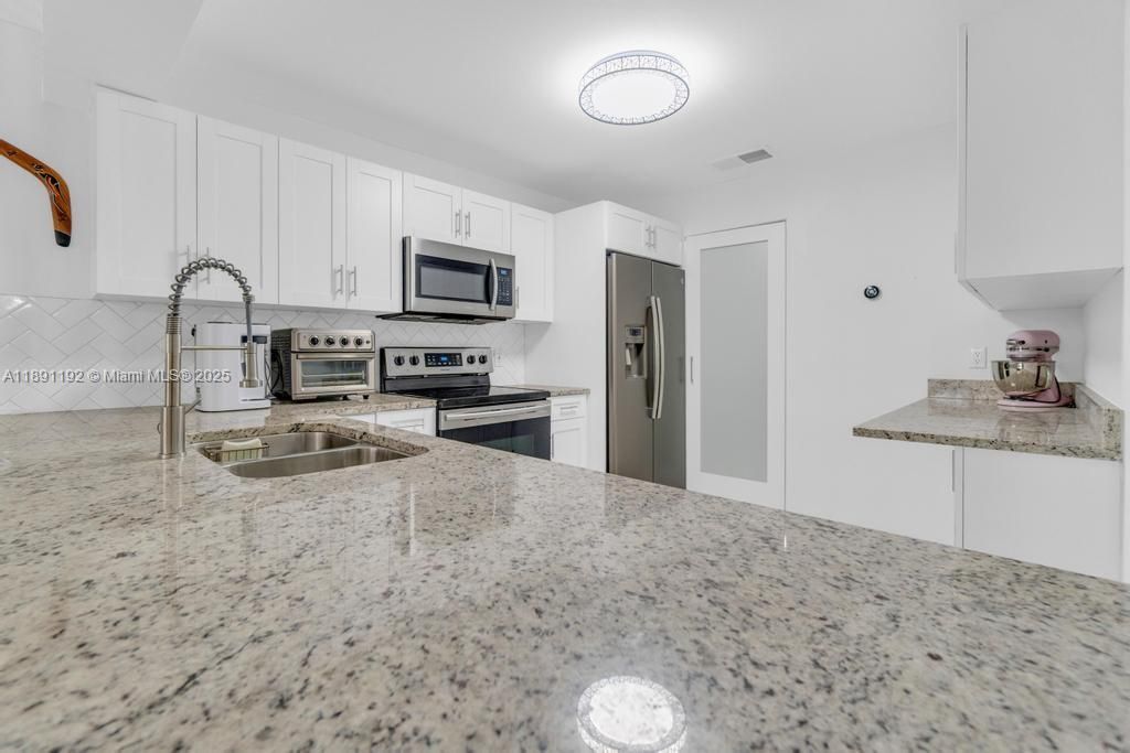 Vendido Recientemente: $485,000 (3 camas, 2 baños, 1446 Pies cuadrados)