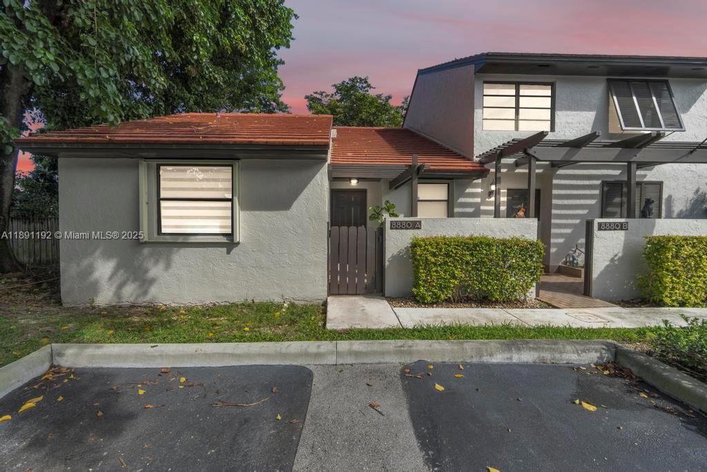 Vendido Recientemente: $485,000 (3 camas, 2 baños, 1446 Pies cuadrados)