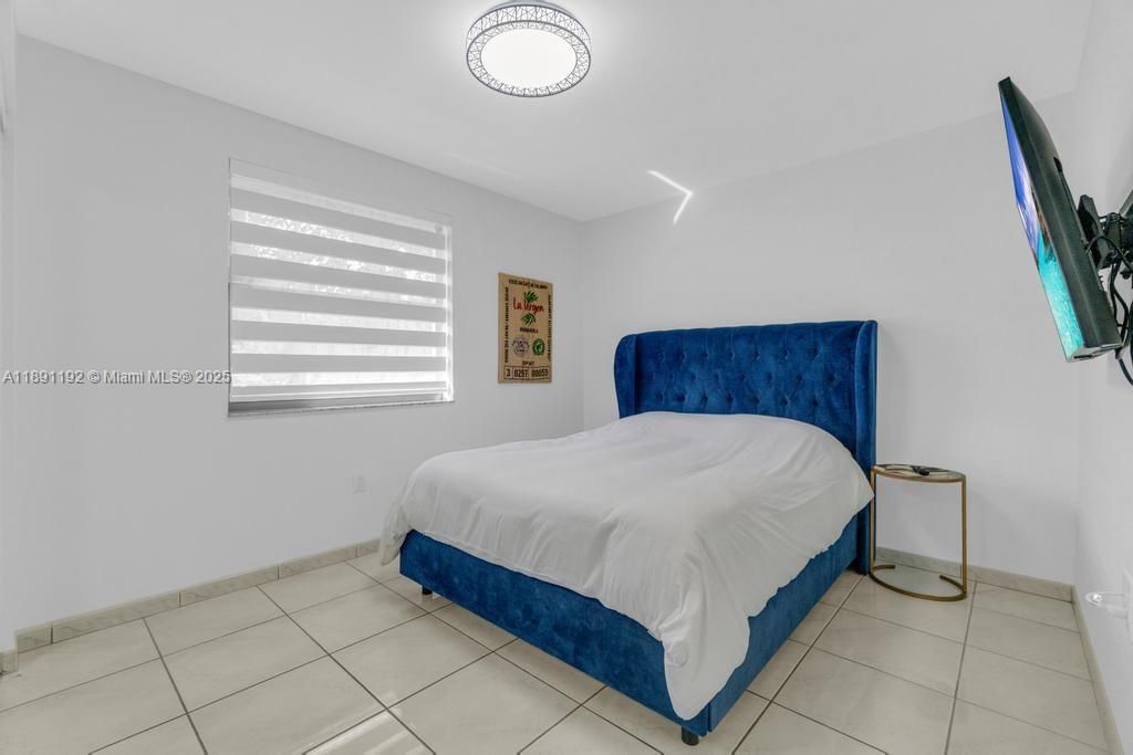 Vendido Recientemente: $485,000 (3 camas, 2 baños, 1446 Pies cuadrados)