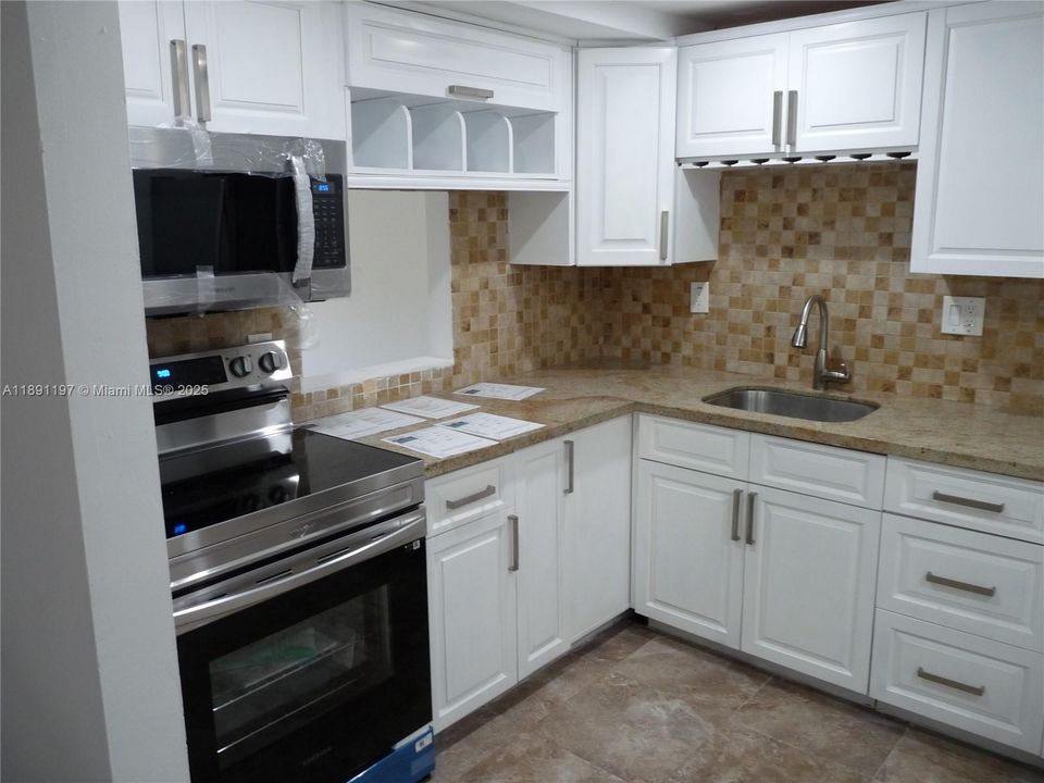 最近租的: $2,500 (2 贝兹, 2 浴室, 996 平方英尺)