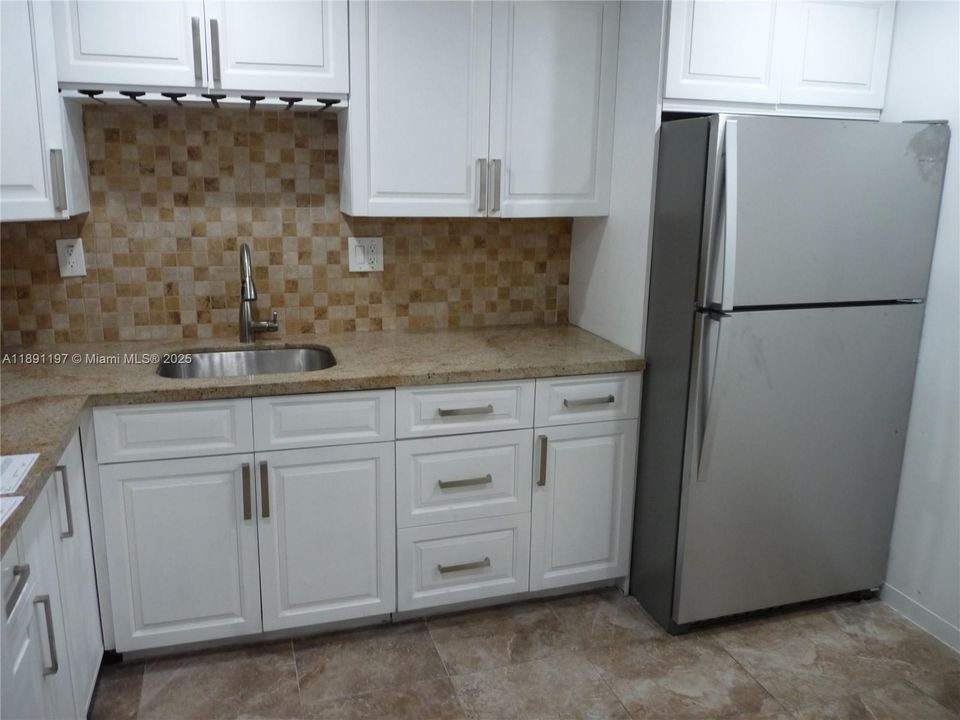 最近租的: $2,500 (2 贝兹, 2 浴室, 996 平方英尺)