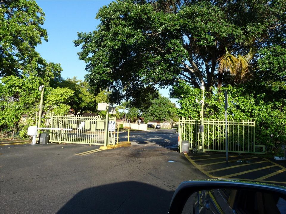 最近租的: $2,500 (2 贝兹, 2 浴室, 996 平方英尺)