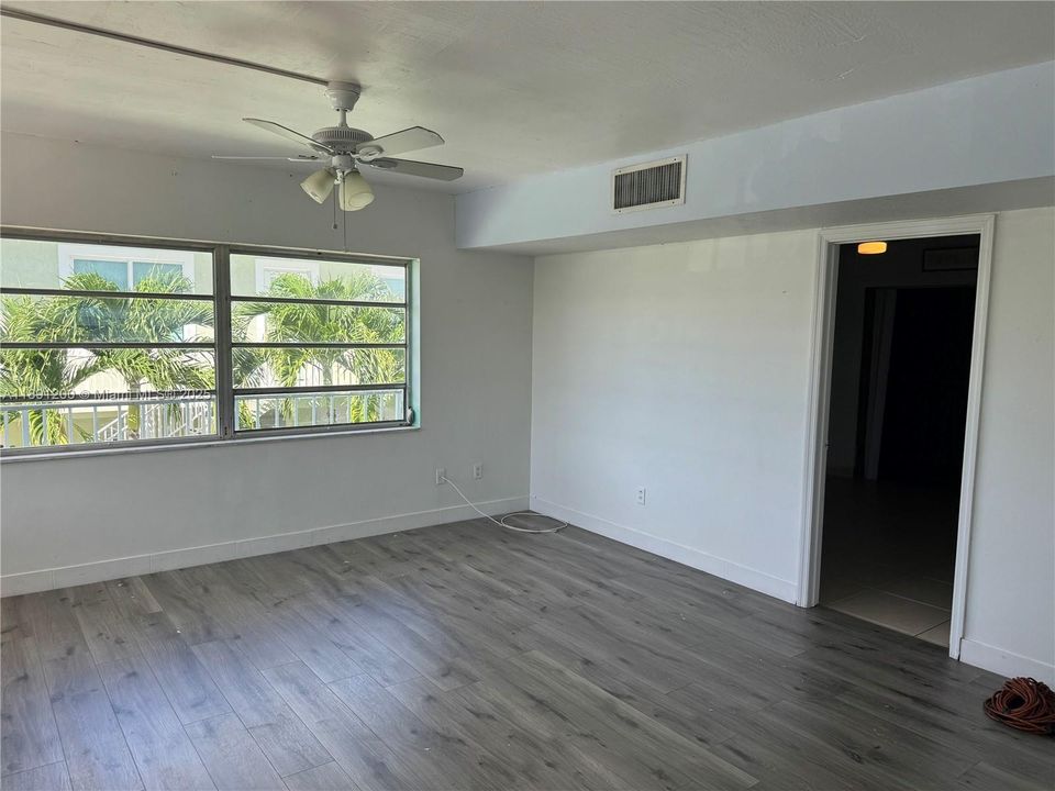 最近租的: $2,500 (2 贝兹, 1 浴室, 2196 平方英尺)