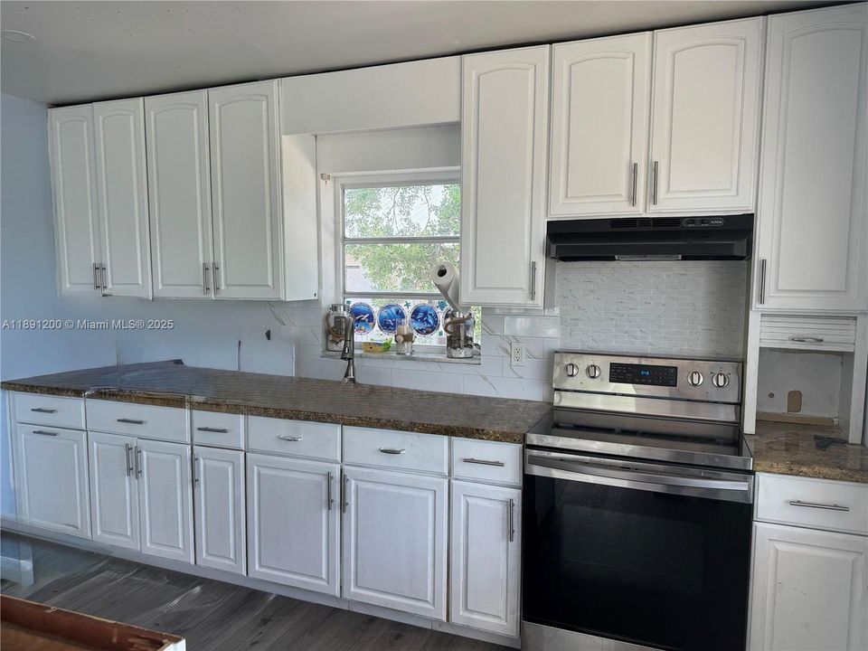 最近租的: $2,500 (2 贝兹, 1 浴室, 2196 平方英尺)