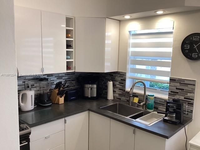 На продажу: $195,000 (1 спален, 1 ванн, 750 Квадратных фут)