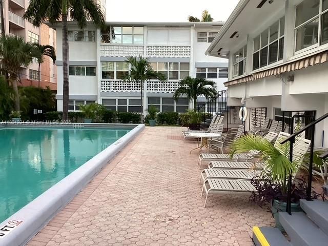 На продажу: $195,000 (1 спален, 1 ванн, 750 Квадратных фут)