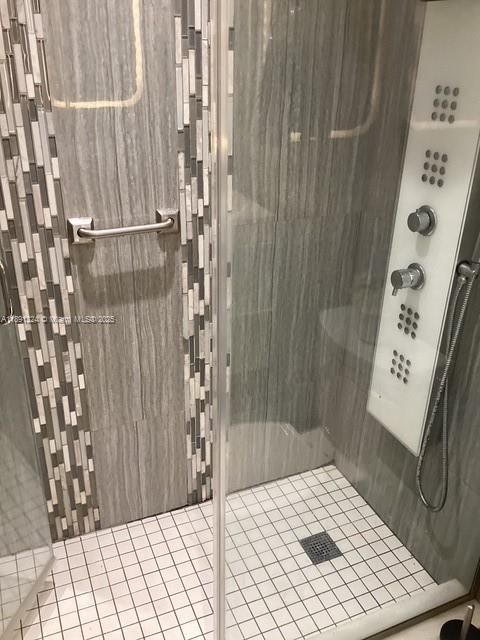 На продажу: $195,000 (1 спален, 1 ванн, 750 Квадратных фут)