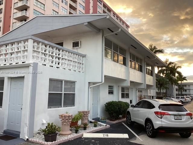 На продажу: $195,000 (1 спален, 1 ванн, 750 Квадратных фут)