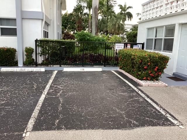 На продажу: $195,000 (1 спален, 1 ванн, 750 Квадратных фут)