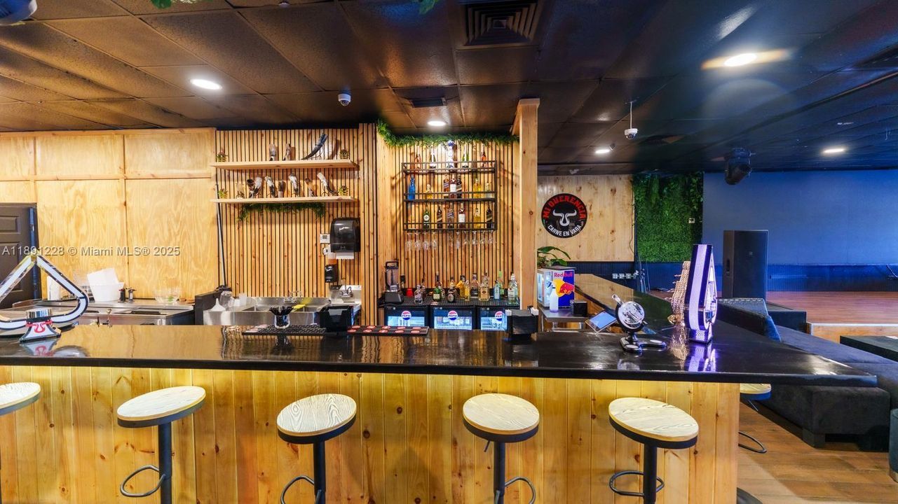 待售: $900,000 (0 贝兹, 0 浴室, 0 平方英尺)