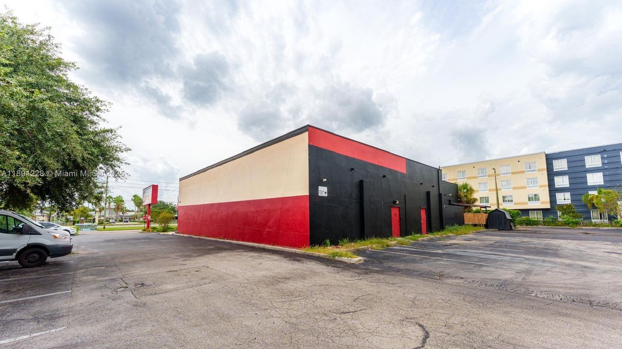 待售: $900,000 (0 贝兹, 0 浴室, 0 平方英尺)