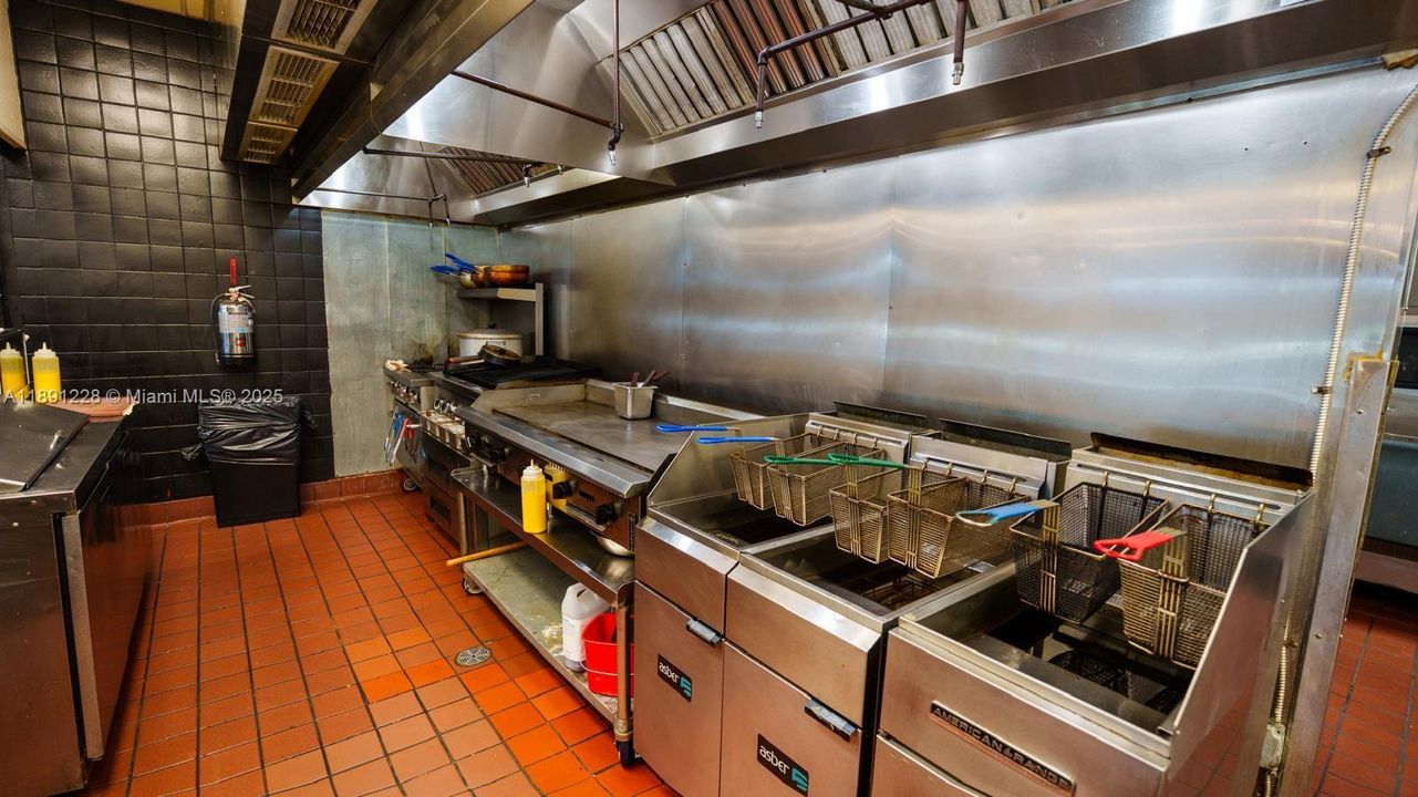 待售: $900,000 (0 贝兹, 0 浴室, 0 平方英尺)