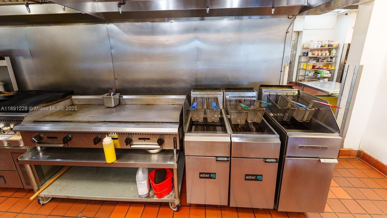 待售: $900,000 (0 贝兹, 0 浴室, 0 平方英尺)