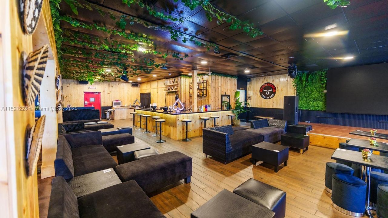 待售: $900,000 (0 贝兹, 0 浴室, 0 平方英尺)