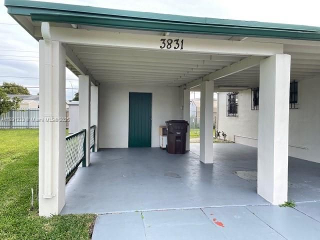 Recently Sold: $550,000 (3 beds, 1 baths, 1066 Square Feet)