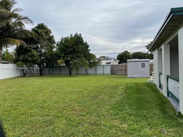 Recently Sold: $550,000 (3 beds, 1 baths, 1066 Square Feet)