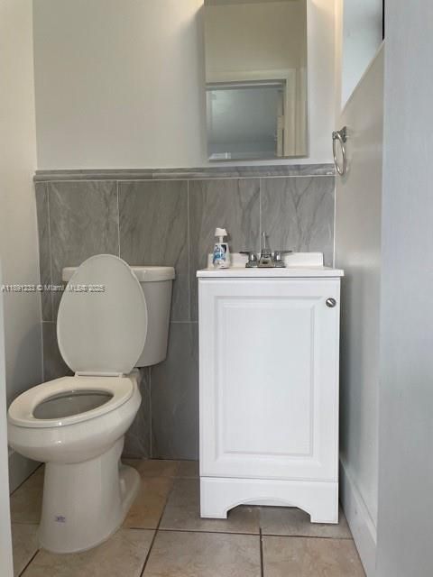 Recently Sold: $550,000 (3 beds, 1 baths, 1066 Square Feet)