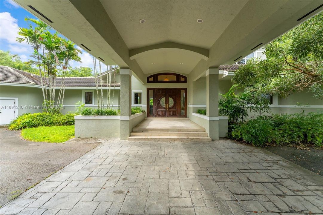 Recently Sold: $1,750,000 (2 beds, 2 baths, 3357 Square Feet)