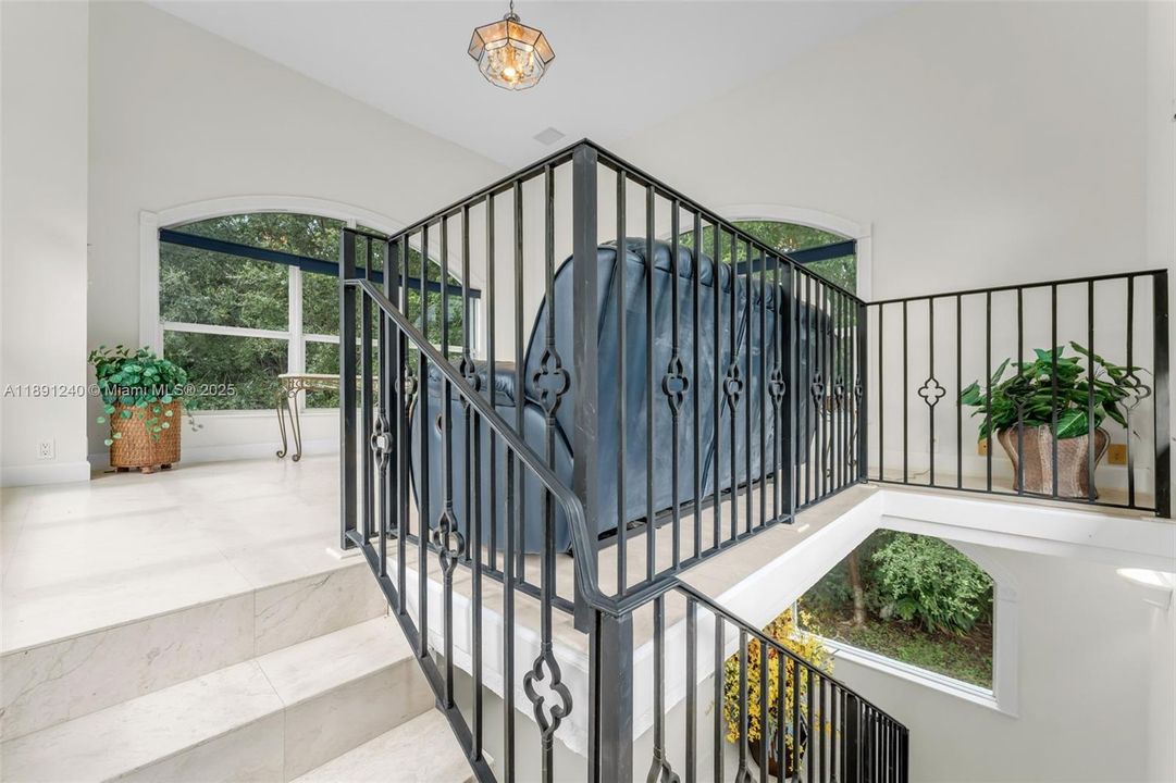 Recently Sold: $1,750,000 (2 beds, 2 baths, 3357 Square Feet)