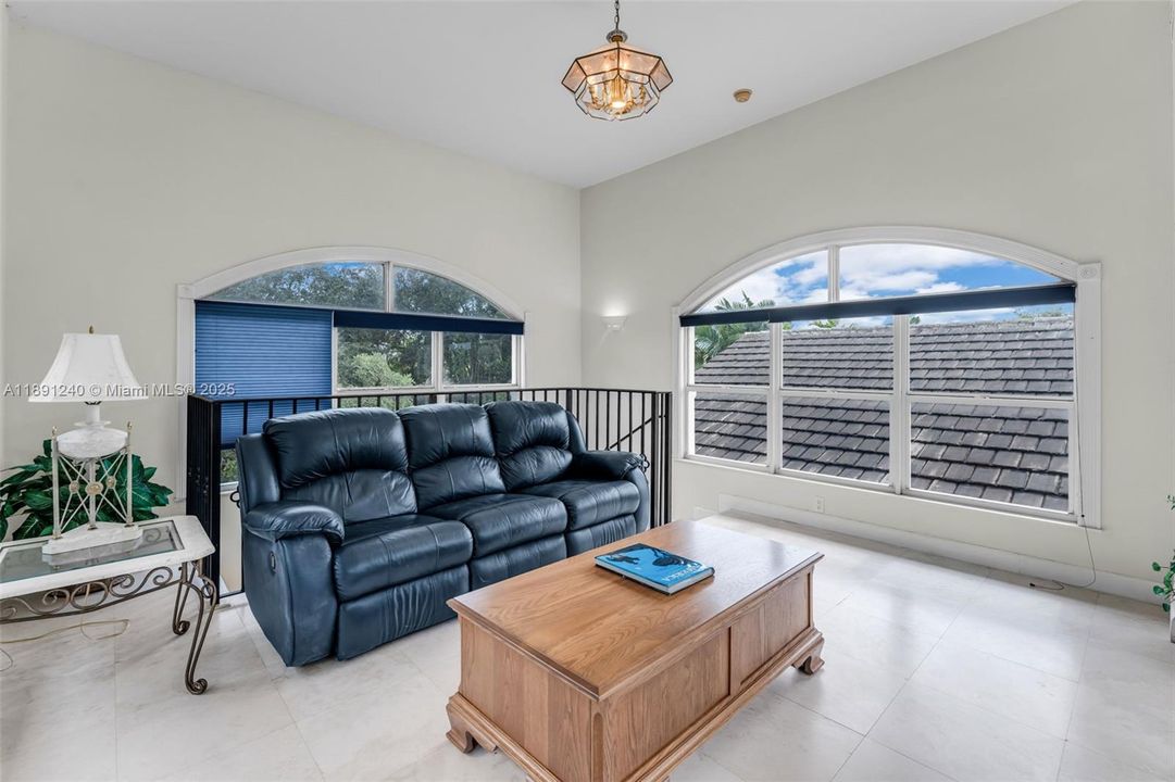 Recently Sold: $1,750,000 (2 beds, 2 baths, 3357 Square Feet)