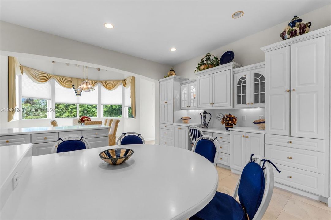 Recently Sold: $1,750,000 (2 beds, 2 baths, 3357 Square Feet)