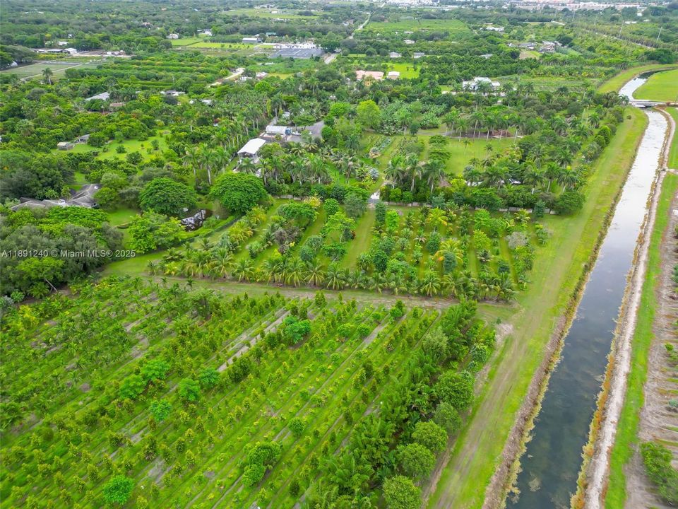 Recently Sold: $1,750,000 (2 beds, 2 baths, 3357 Square Feet)