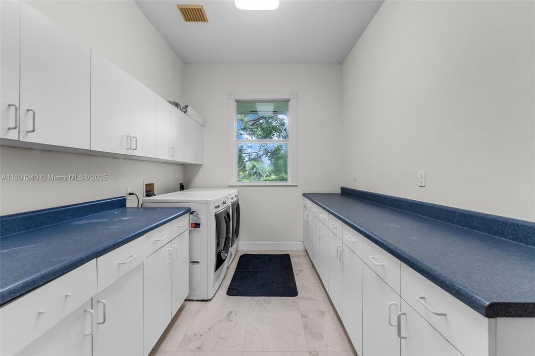 Recently Sold: $1,750,000 (2 beds, 2 baths, 3357 Square Feet)