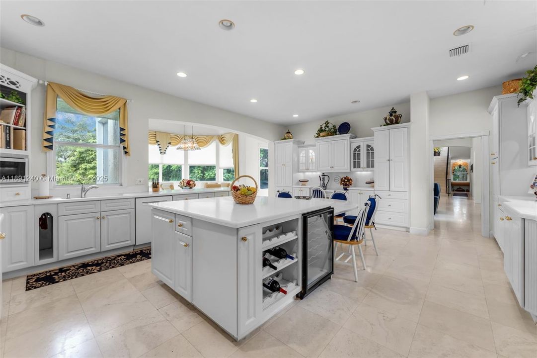 Recently Sold: $1,750,000 (2 beds, 2 baths, 3357 Square Feet)
