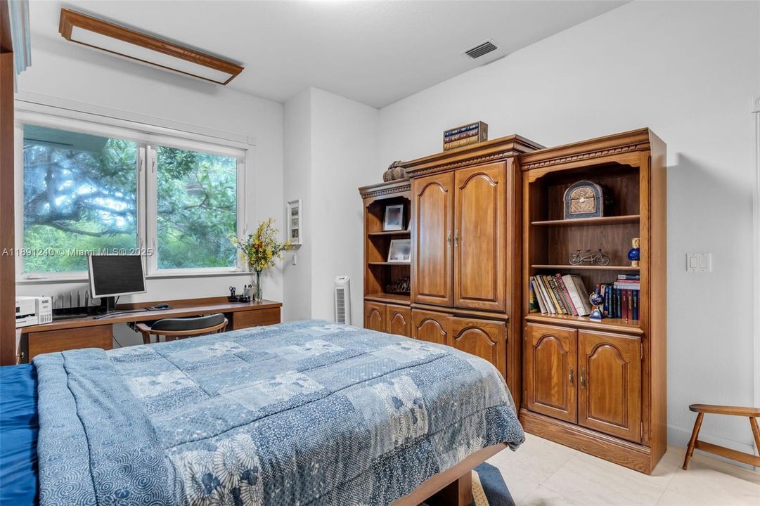 Recently Sold: $1,750,000 (2 beds, 2 baths, 3357 Square Feet)