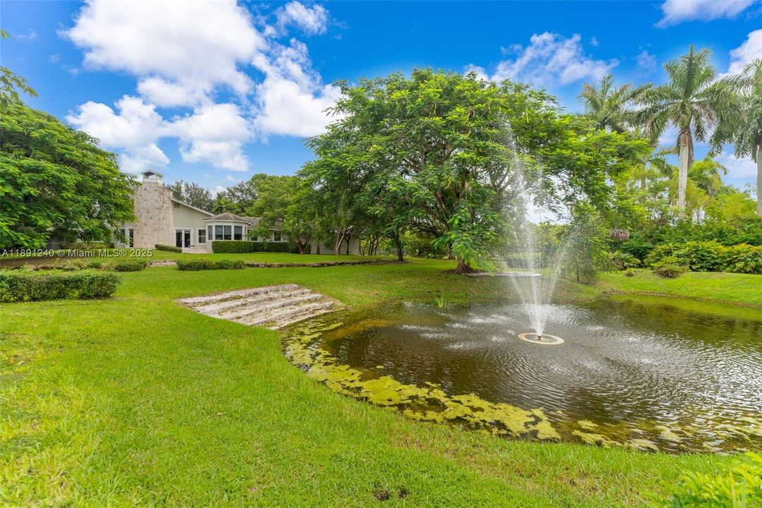 Recently Sold: $1,750,000 (2 beds, 2 baths, 3357 Square Feet)